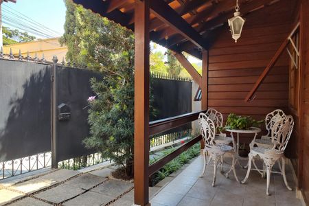 Casa de condomínio à venda com 154m², 3 quartos e 2 vagasVaranda