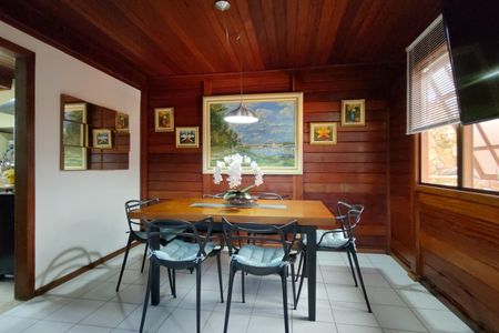 Casa de condomínio à venda com 154m², 3 quartos e 2 vagasSala