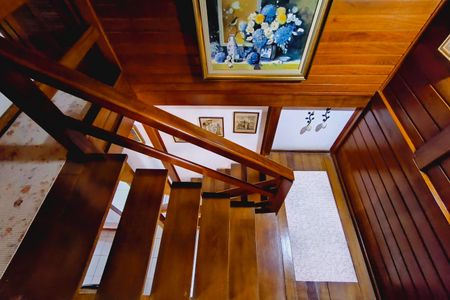 Casa de condomínio à venda com 154m², 3 quartos e 2 vagasEscada 