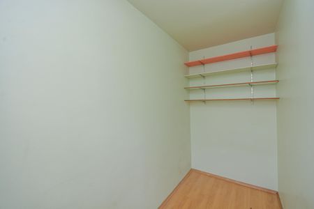 Casa à venda com 202m², 3 quartos e 6 vagasCloset da suíte