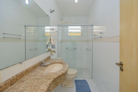 Casa à venda com 202m², 3 quartos e 6 vagasBanheiro