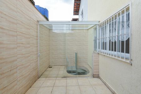 Casa à venda com 202m², 3 quartos e 6 vagasQuintal