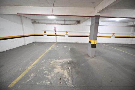 Garagem de apartamento para alugar com 3 quartos, 105m² em Jardim Luz, Goiânia