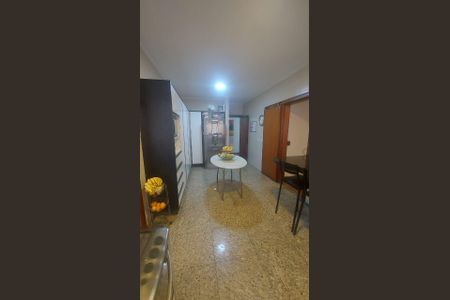 Apartamento à venda com 230m², 4 quartos e 2 vagas