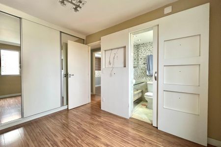 Apartamento à venda com 92m², 3 quartos e 2 vagas Apartamento à venda com 92m², 3 quartos e 2 vagasSuite