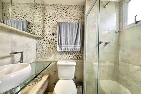 Apartamento à venda com 92m², 3 quartos e 2 vagas Apartamento à venda com 92m², 3 quartos e 2 vagasBanheiro da Suíte