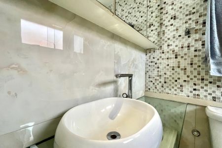 Apartamento à venda com 92m², 3 quartos e 2 vagas Apartamento à venda com 92m², 3 quartos e 2 vagasBanheiro da Suíte