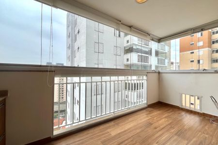 Apartamento à venda com 92m², 3 quartos e 2 vagas Apartamento à venda com 92m², 3 quartos e 2 vagasVaranda
