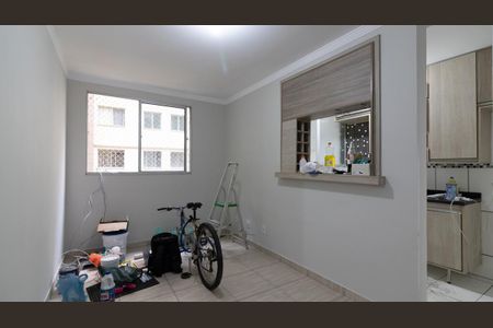 Sala de apartamento para alugar com 2 quartos, 43m² em Jardim Santa Teresinha, São Paulo