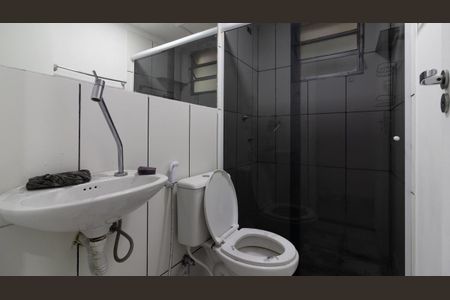 Banheiro de apartamento para alugar com 2 quartos, 43m² em Jardim Santa Teresinha, São Paulo