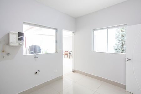 Casa para alugar com 256m², 4 quartos e 4 vagas Casa para alugar com 256m², 4 quartos e 4 vagasCozinha