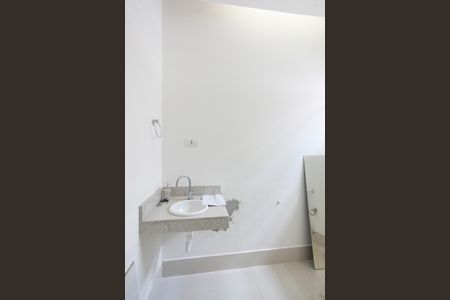 Casa para alugar com 256m², 4 quartos e 4 vagas Casa para alugar com 256m², 4 quartos e 4 vagasLavabo 2