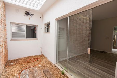 Casa para alugar com 256m², 4 quartos e 4 vagas Casa para alugar com 256m², 4 quartos e 4 vagasVaranda