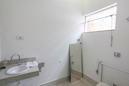 Casa para alugar com 256m², 4 quartos e 4 vagas Casa para alugar com 256m², 4 quartos e 4 vagasLavabo 2