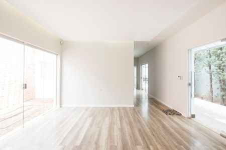 Casa para alugar com 256m², 4 quartos e 4 vagas Casa para alugar com 256m², 4 quartos e 4 vagasSala 1