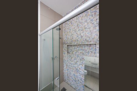 Casa para alugar com 256m², 4 quartos e 4 vagas Casa para alugar com 256m², 4 quartos e 4 vagasBanheiro da Suíte 2