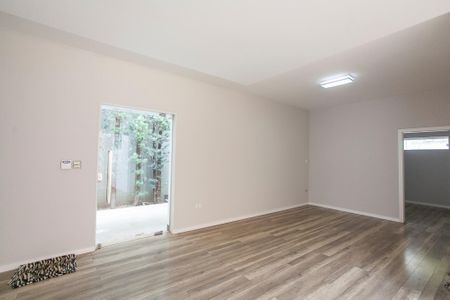 Casa para alugar com 256m², 4 quartos e 4 vagas Casa para alugar com 256m², 4 quartos e 4 vagasSala 1