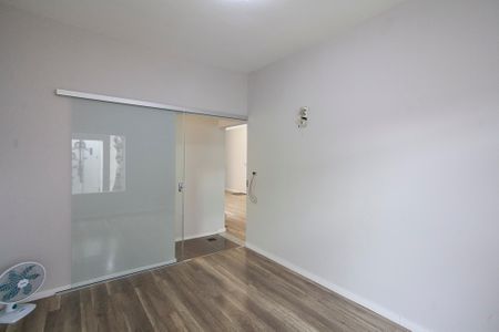 Casa para alugar com 256m², 4 quartos e 4 vagas Casa para alugar com 256m², 4 quartos e 4 vagasQuarto