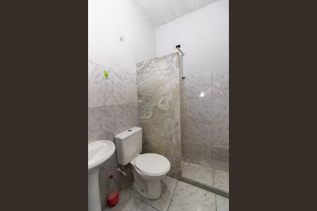 Casa para alugar com 89m², 2 quartos e 1 vaga Casa para alugar com 89m², 2 quartos e 1 vagaBanheiro Social