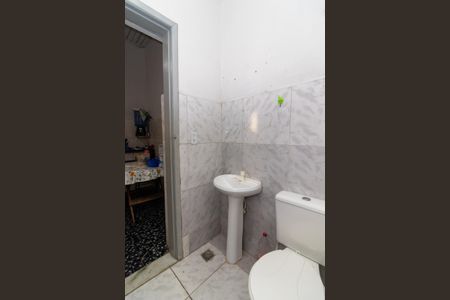 Casa para alugar com 89m², 2 quartos e 1 vaga Casa para alugar com 89m², 2 quartos e 1 vagaBanheiro Social