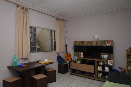 Casa à venda com 100m², 5 quartos e 1 vagaCasa 2 - Sala