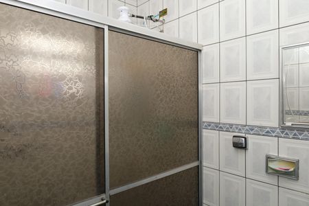 Casa à venda com 100m², 5 quartos e 1 vagaCasa 2 - Banheiro