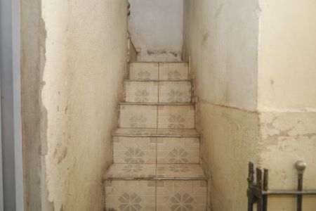 Casa à venda com 100m², 5 quartos e 1 vagaEscada