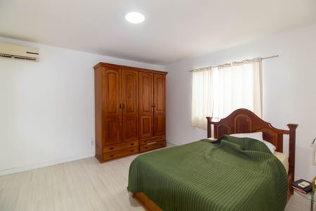 Casa à venda com 325m², 4 quartos e 3 vagas