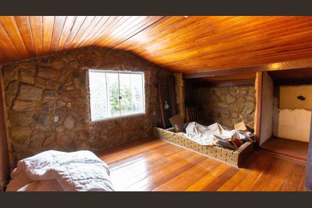 Casa à venda com 325m², 4 quartos e 3 vagas