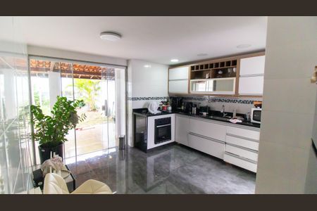 Casa à venda com 325m², 4 quartos e 3 vagas