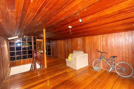 Casa à venda com 325m², 4 quartos e 3 vagas