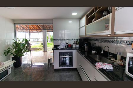 Casa à venda com 325m², 4 quartos e 3 vagas