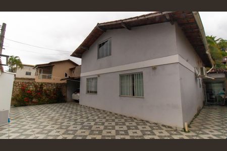 Casa à venda com 325m², 4 quartos e 3 vagas