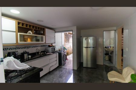 Casa à venda com 325m², 4 quartos e 3 vagas