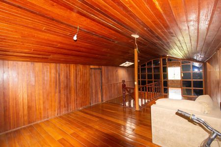 Casa à venda com 325m², 4 quartos e 3 vagas