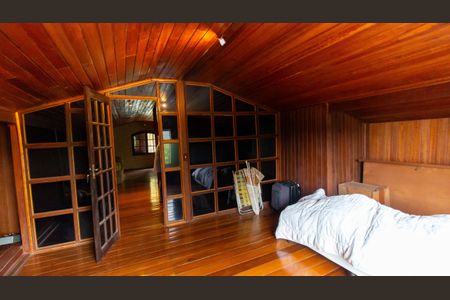 Casa à venda com 325m², 4 quartos e 3 vagas