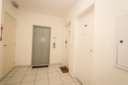 Apartamento à venda com 51m², 2 quartos e 1 vaga Apartamento à venda com 51m², 2 quartos e 1 vagaHall Social