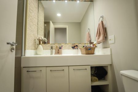 Apartamento à venda com 51m², 2 quartos e 1 vaga Apartamento à venda com 51m², 2 quartos e 1 vagaBanheiro