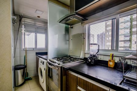 Apartamento à venda com 91m², 3 quartos e 2 vagas Apartamento à venda com 91m², 3 quartos e 2 vagasCozinha e Área de Serviço