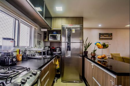 Apartamento à venda com 91m², 3 quartos e 2 vagas Apartamento à venda com 91m², 3 quartos e 2 vagasCozinha e Área de Serviço