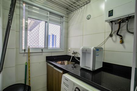 Apartamento à venda com 91m², 3 quartos e 2 vagas Apartamento à venda com 91m², 3 quartos e 2 vagasCozinha e Área de Serviço