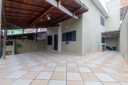 Casa à venda com 97m², 3 quartos e 3 vagas Casa à venda com 97m², 3 quartos e 3 vagasQuintal e Garagem