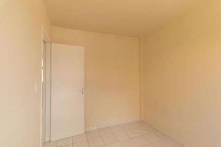 Quarto 2 de apartamento para alugar com 2 quartos, 52m² em Sítio Cercado, Curitiba