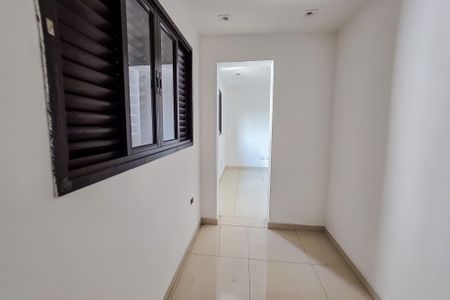 Casa à venda com 240m², 4 quartos e 2 vagas Casa à venda com 240m², 4 quartos e 2 vagasCorredor