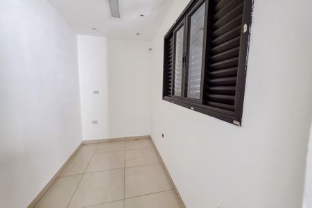 Casa à venda com 240m², 4 quartos e 2 vagas Casa à venda com 240m², 4 quartos e 2 vagasCorredor