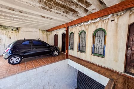 Casa à venda com 240m², 4 quartos e 2 vagas Casa à venda com 240m², 4 quartos e 2 vagasGaragem