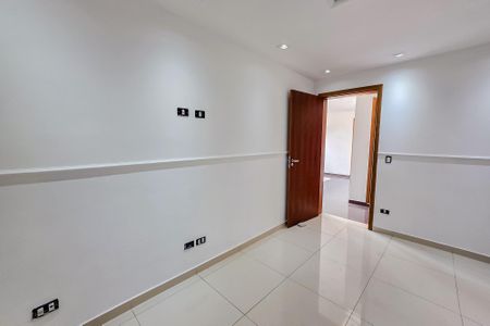 Casa à venda com 240m², 4 quartos e 2 vagas Casa à venda com 240m², 4 quartos e 2 vagasQuarto 2