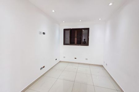 Casa à venda com 240m², 4 quartos e 2 vagas Casa à venda com 240m², 4 quartos e 2 vagasQuarto