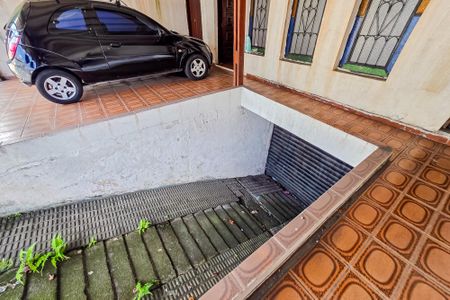 Casa à venda com 240m², 4 quartos e 2 vagas Casa à venda com 240m², 4 quartos e 2 vagasGaragem