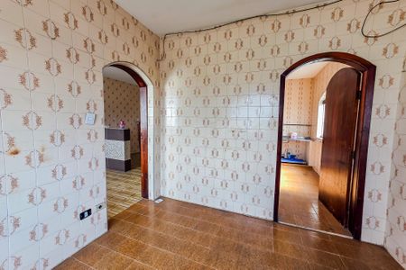 Casa à venda com 240m², 4 quartos e 2 vagas Casa à venda com 240m², 4 quartos e 2 vagasCorredor